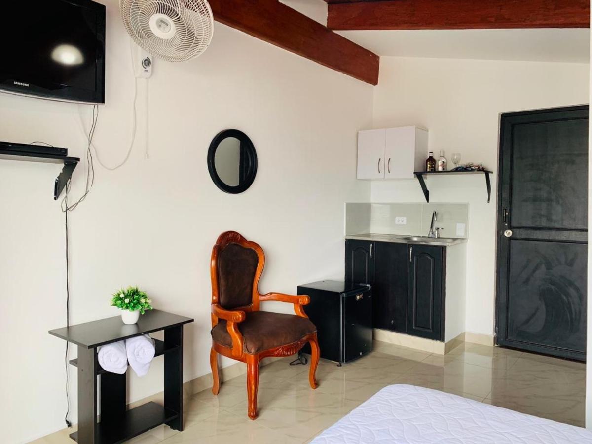 Hotel Lleras Premium #1 Medellín Esterno foto