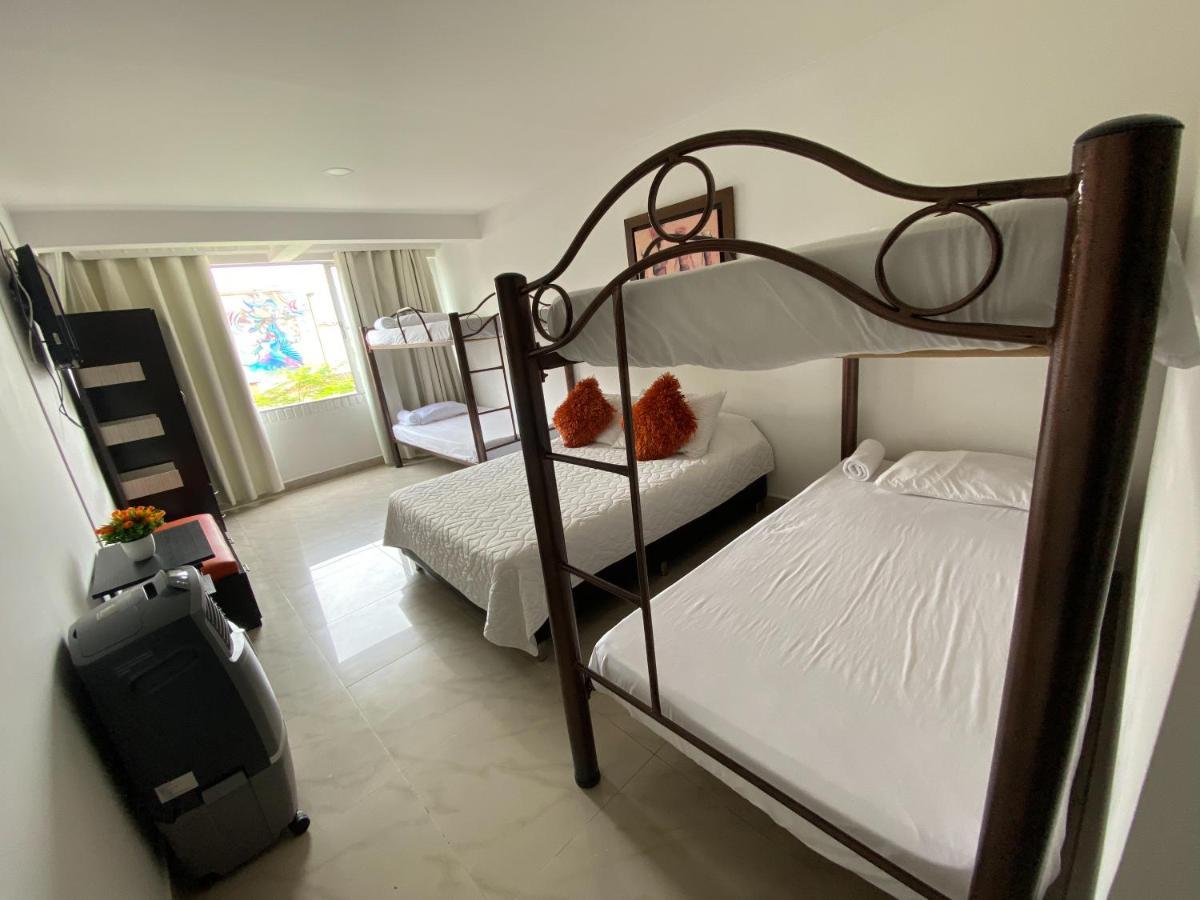 Hotel Lleras Premium #1 Medellín Esterno foto