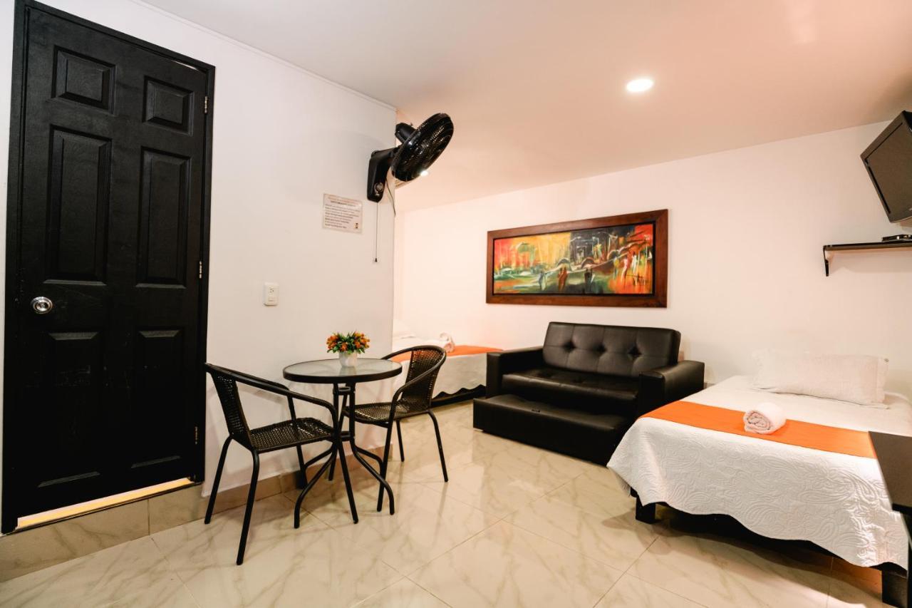 Hotel Lleras Premium #1 Medellín Esterno foto