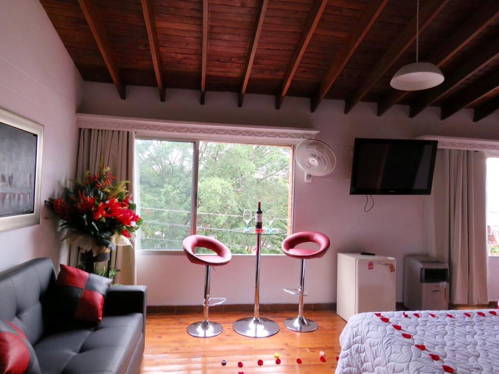 Hotel Lleras Premium #1 Medellín Esterno foto