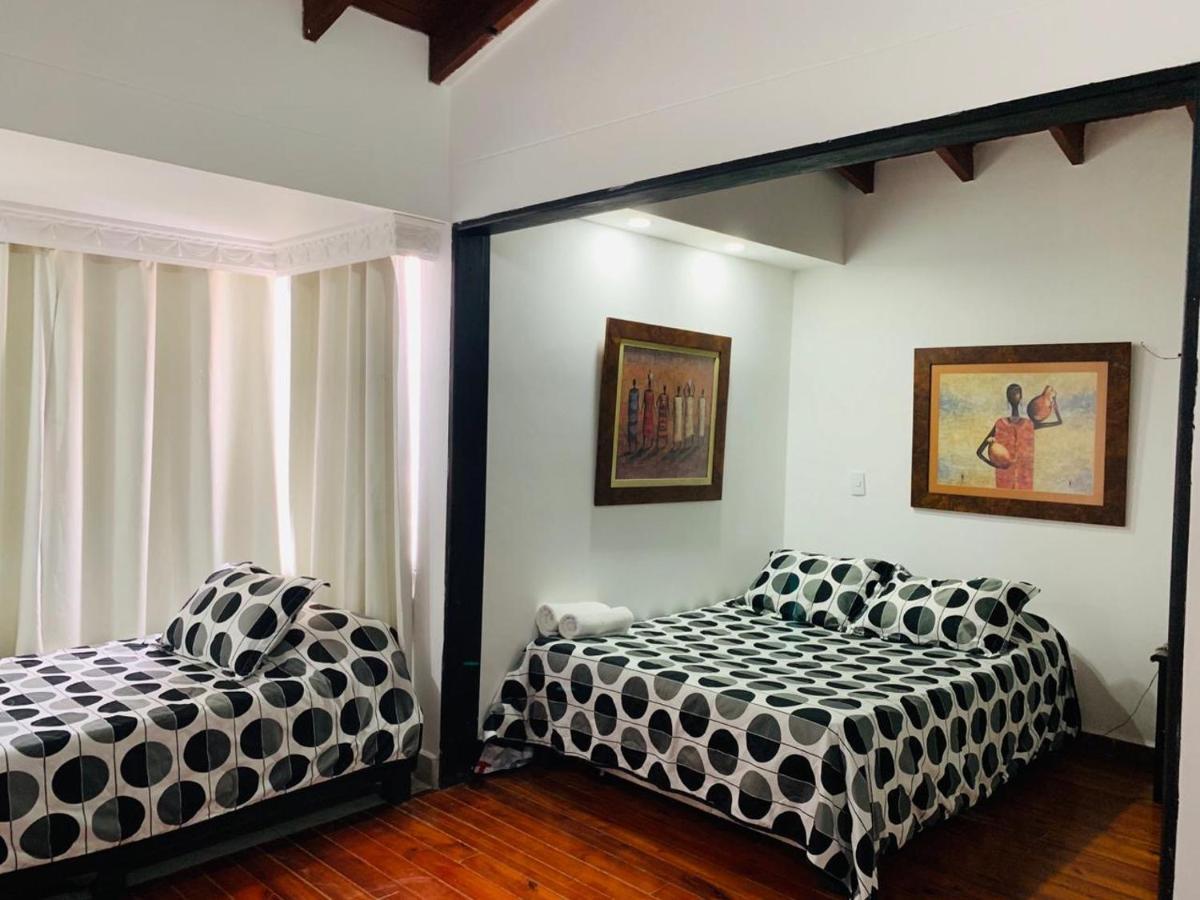 Hotel Lleras Premium #1 Medellín Esterno foto